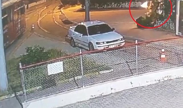 Seferleri durdurulan nostalji tramvayına yanıcı madde atıldı: O anlar kamerada