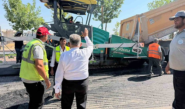 Şehit Komandolar Caddesi'ndeki asfalt çalışması devam ediyor