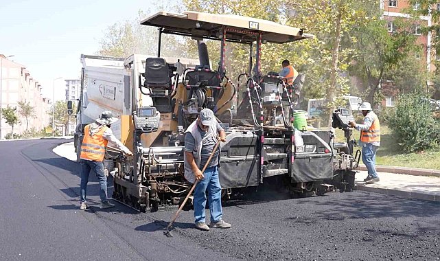 Şehitkamil'de yol seferberliği sürüyor