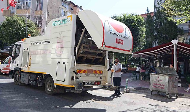 Şehzadeler'de çöp konteynerleri dezenfekte ediliyor