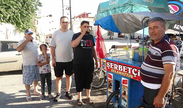 Sıcaklar soğuk şerbet satışlarını artırdı: Günde 400 bardak satıyor