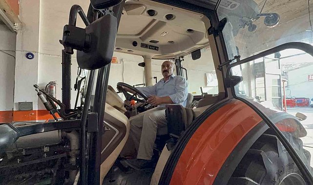 Sıfır aldığı traktör tarladan çok sanayide kaldı