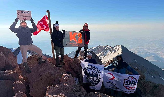 Âşık Seyrânî için Erciyes'in zirvesine anlamlı tırmanış