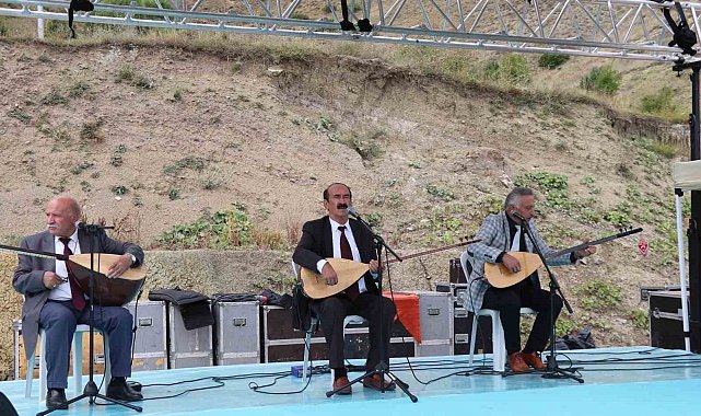 Âşık Sümmani, memleketi Narman Samikale'de yad edildi