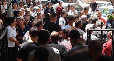 Silahlı saldırıda öldürülen baba ve oğluna hüzünlü veda