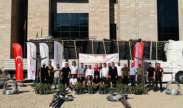 Şırnak'ta "kıtılnefs üzümü" için üreticilere ekipman ve fidan desteği