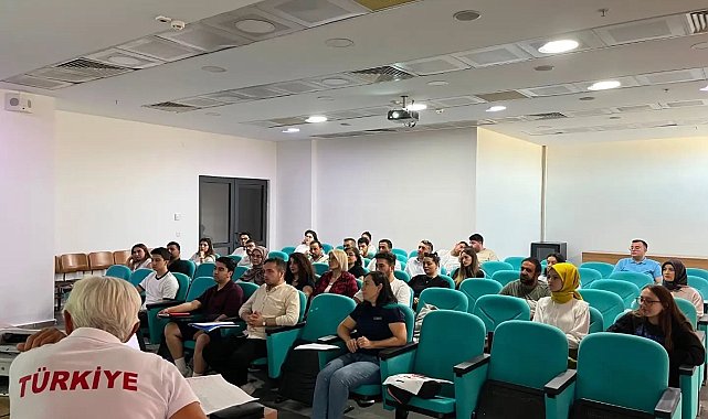 Sivas'ta 'yüzme'de aday hakem kursu başladı