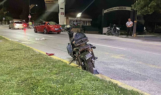 Sivas'ta motosiklet ile elektrikli bisiklet çarpıştı: 2 ağır yaralı