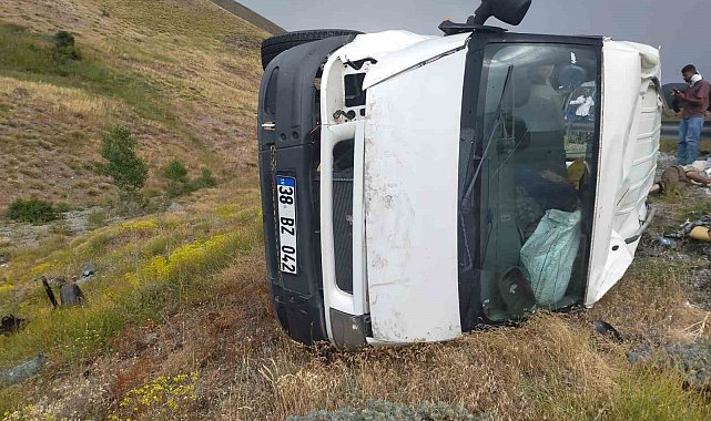 Sivas'ta trafik kazası: 5'i çocuk 11 yaralı