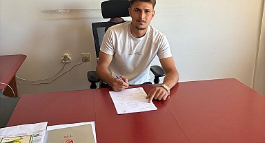 Sivasspor, genç oyuncu Ayberk Selvili ile 3 yıllık sözleşme imzaladı