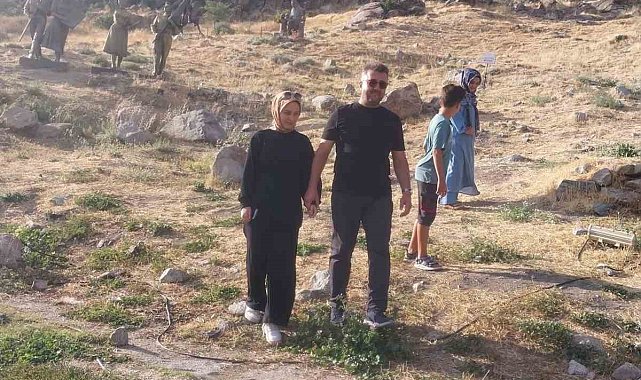 Sivrihisar'daki heykel müzesi turistlerin ilgisini çekiyor