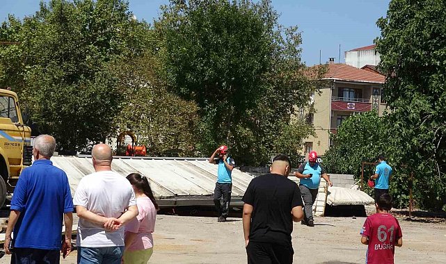 Sultanbeyli'de çelik çatı işçilerin üzerine çöktü: 1'i ağır 2 yaralı