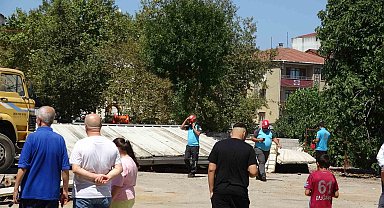 Sultanbeyli'de çelik çatı işçilerin üzerine çöktü: 1'i ağır 2 yaralı