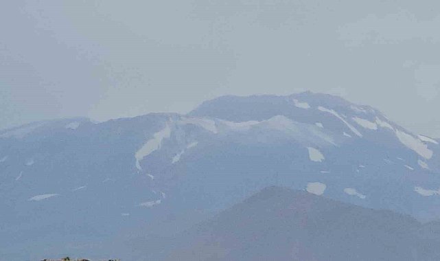 Süphan Dağı beyaza büründü