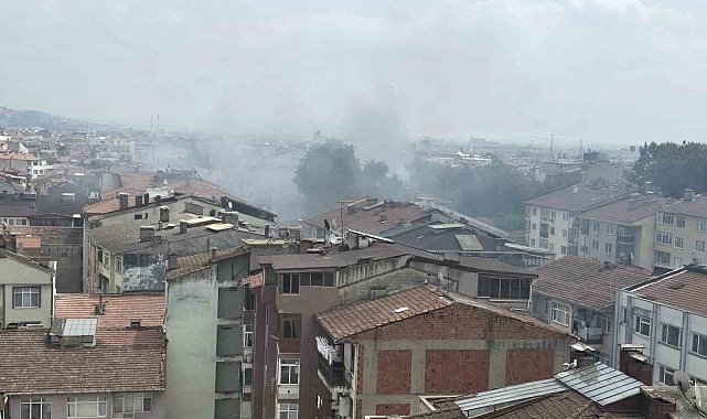 Tadilat sırasında atık malzemeler tutuştu