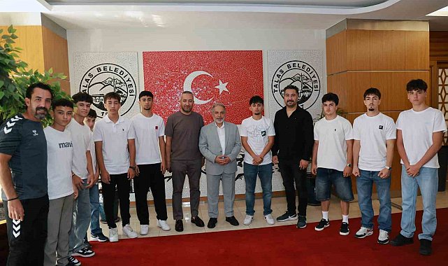 Talas Sporcu Fabrikası'ndan Kayserispor'a 9 futbolcu daha