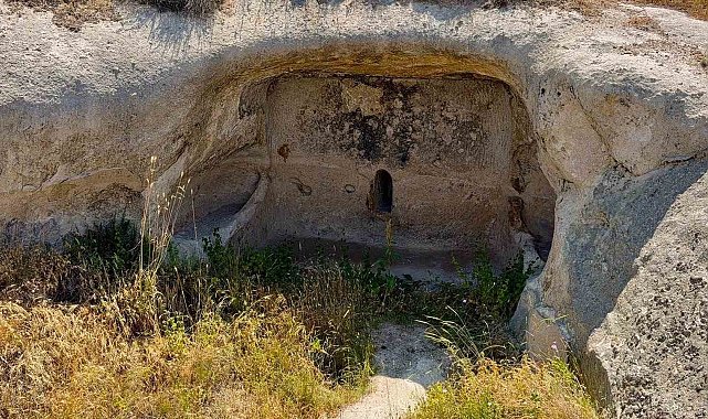 Tarihi mağaralar definecilerin ve piknikçilerin hışmına uğradı