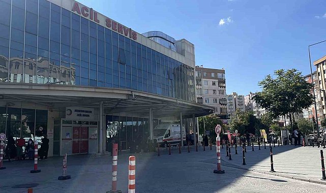 Tartıştığı kişiler tarafından bıçaklanan 18 yaşındaki genç hayatını kaybetti