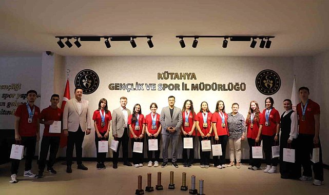 Tavşanlı'nın başarılı sporcuları 7 kupa ve 19 Türkiye derecesi elde etti