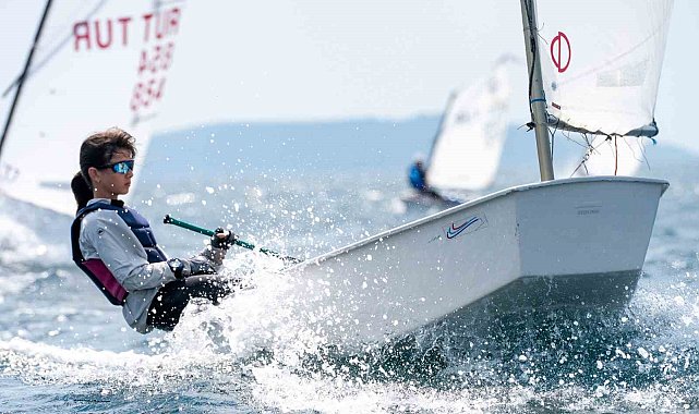 TAYK-Eker Olympos Regatta'da genç yelkenciler Marmara'da rüzgârla yarıştı
