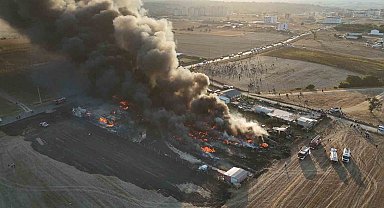 Tekirdağ'da geri dönüşüm tesisinde yangın: Dumanlar gökyüzünü kapladı