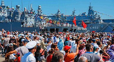 TEKNOFEST Mavi Vatan'da hava araçlarının gösterileri nefes kesti