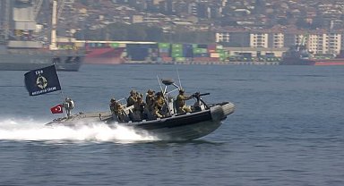 TEKNOFEST Mavi Vatan'da SAS ve SAT komandolarından nefes kesen gösteri