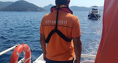 Tersane Adası açıklarında tekne arızası