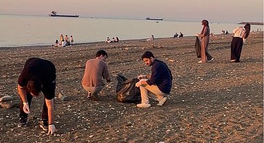 Trabzon'da Gençlik Meclisi'nden Ayasofya sahilinde çevre temizliği