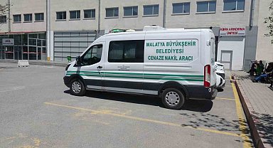 Traktör şarampole devrildi: Sürücü hayatını kaybetti