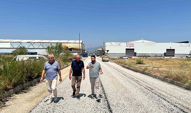 Turgutlu'da sanayi sitesine 5 bin metrekarelik asfalt hamlesi