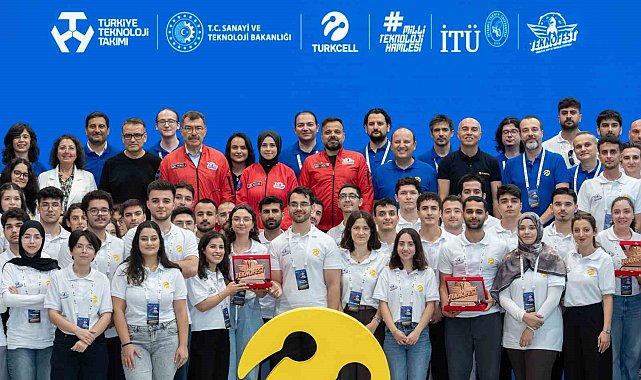 Turkcell ve TEKNOFEST'in '5G ve Yapay Zekâ ile Akıllı Yol Güvenliği Yarışması'nda final heyecanı yaşandı