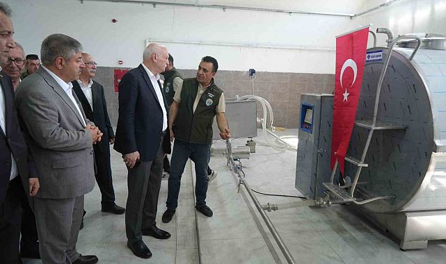 TZOB Genel Başkanı Bayraktar, Malazgirt'te süt toplama merkezini inceledi