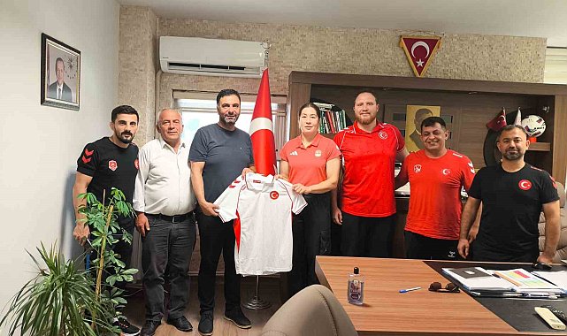 U-20 Kadın Güreş Milli Takımı, Dünya Şampiyonası hazırlıklarını Afyonkarahisar'da sürdürüyor