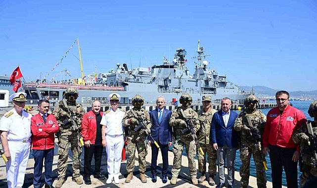 Ulaştırma ve Altyapı Bakanı Uraloğlu, TEKNOFEST Mavi Vatan'ı ziyaret etti