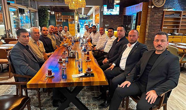 Ülkü Ocakları'nın geçmiş dönem il başkanları yemekte buluştu
