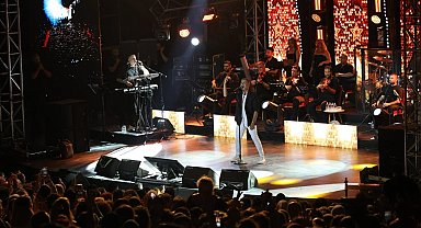 Uluslararası Bursa Festivali'ne Özcan Deniz'le muhteşem final
