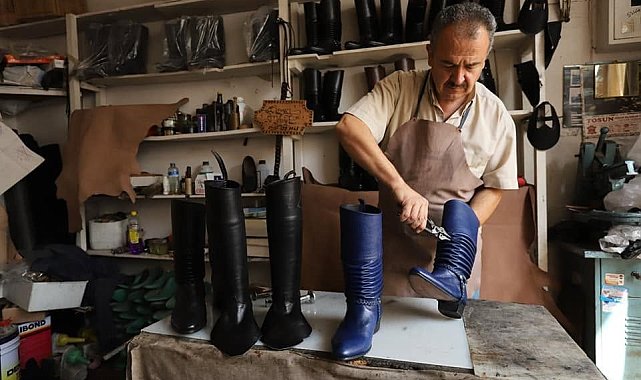 Unutulmaya yüz tutmuş körüklü çizme zanaatını yaşatıyor