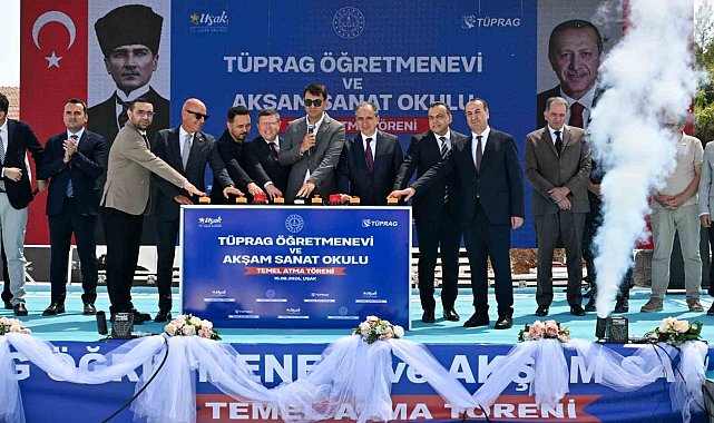 Uşak'ta inşa edilecek öğretmenevi ve akşam sanat okulunun temeli atıldı