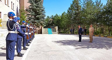 Vali Eldivan, Jandarma Komutanı Aslan'ı ziyaret etti