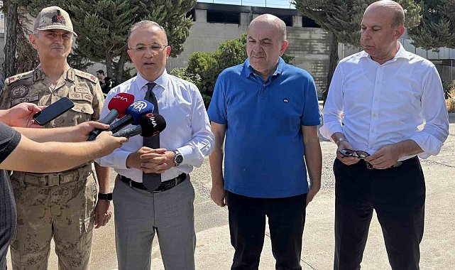 Vali Kemal Çeber: "Yangına 39 araç ve 81 personelle müdahale ediliyor, hemen hemen kontrol altına alındı"