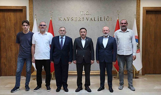 Valilikte iki protokol birden