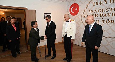 Valilikten kabul töreni