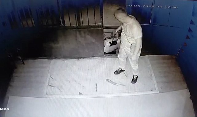 Valizli ayakkabı hırsızı imamların takibinden kaçamadı