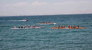 Van'da düzenlenen 12. Su Sporları Festivali coşkuyla sona erdi