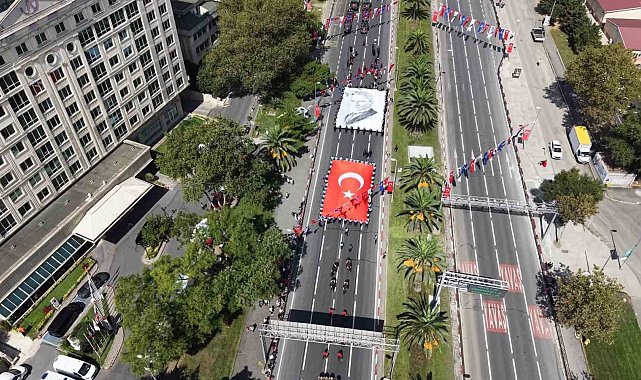 Vatan Caddesi'nde 30 Ağustos Zafer Bayramı töreni