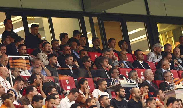 Vincenzo Montella, Galatasaray - Çorum FK maçını statta takip etti