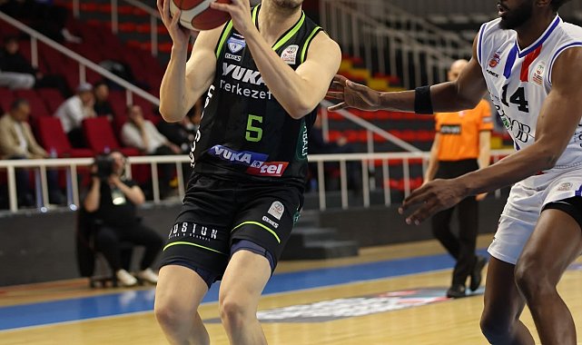 Y. Denizli Basket'da Egemen ve Mustafa Sami takımda kaldı
