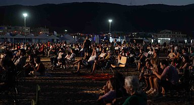 Yeniköy Sahili'nden gökyüzüne çevre mesajı: 25 bini aşkın kişi Perseid Meteor Yağmuru'nu izledi