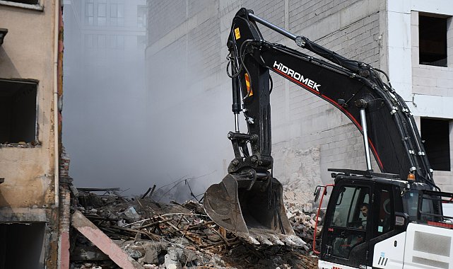 Yeşilyurt Belediyesi'nden metruk yapılara kararlı müdahale